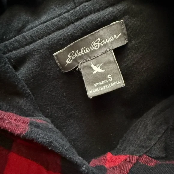 EDDIE BAUER Women’s Red Black Plaid Hooded Button Down Shirt Jacket - Size Small - Picture 8 of 8